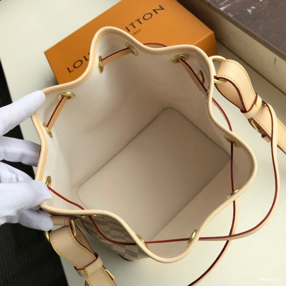 BB VUITTON NOE LOUIS 0413